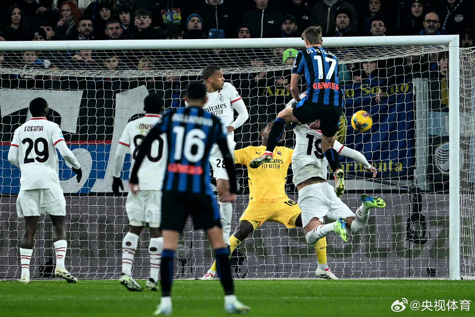 在球场高声 在球场高声